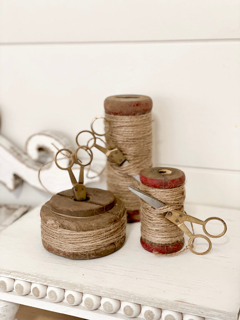 Set of 3 Wooden Spools with Twine / Scissors