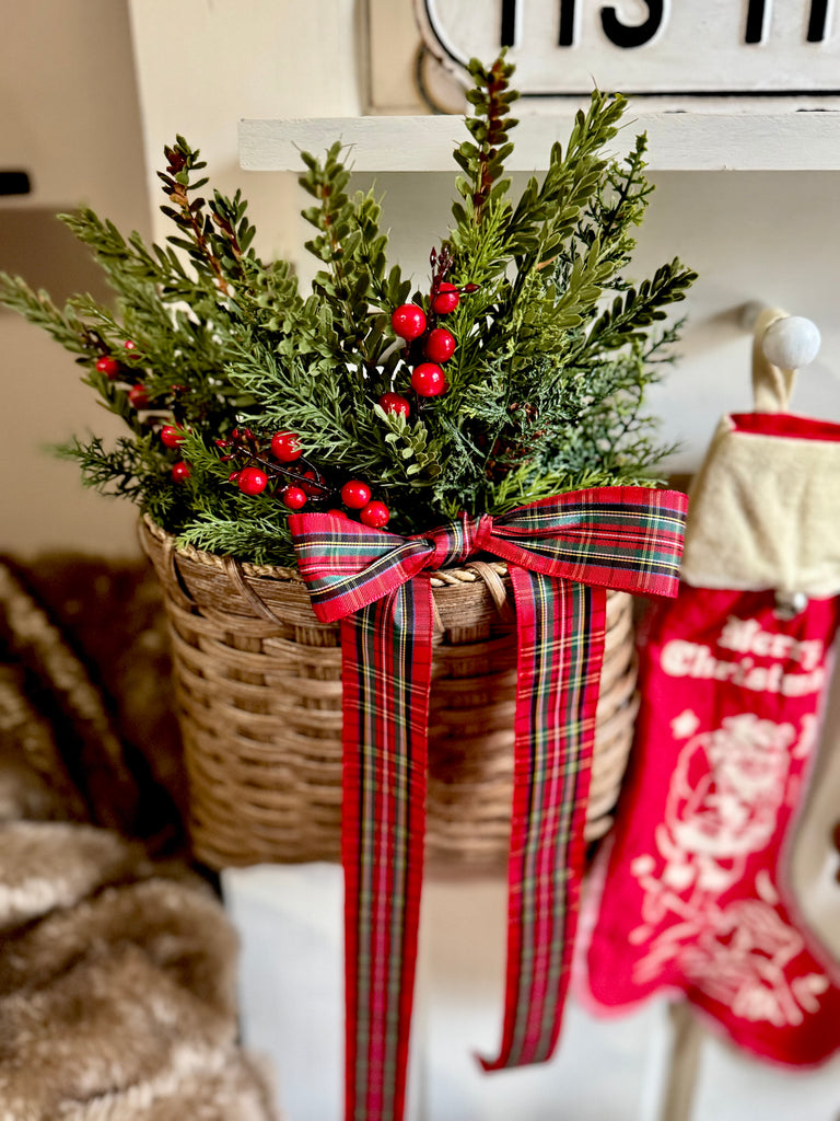 14” Green & Red Mixed Berry Pick