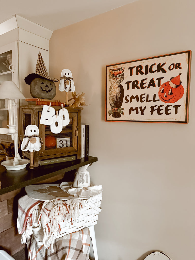 22” Trick or Treat Sign