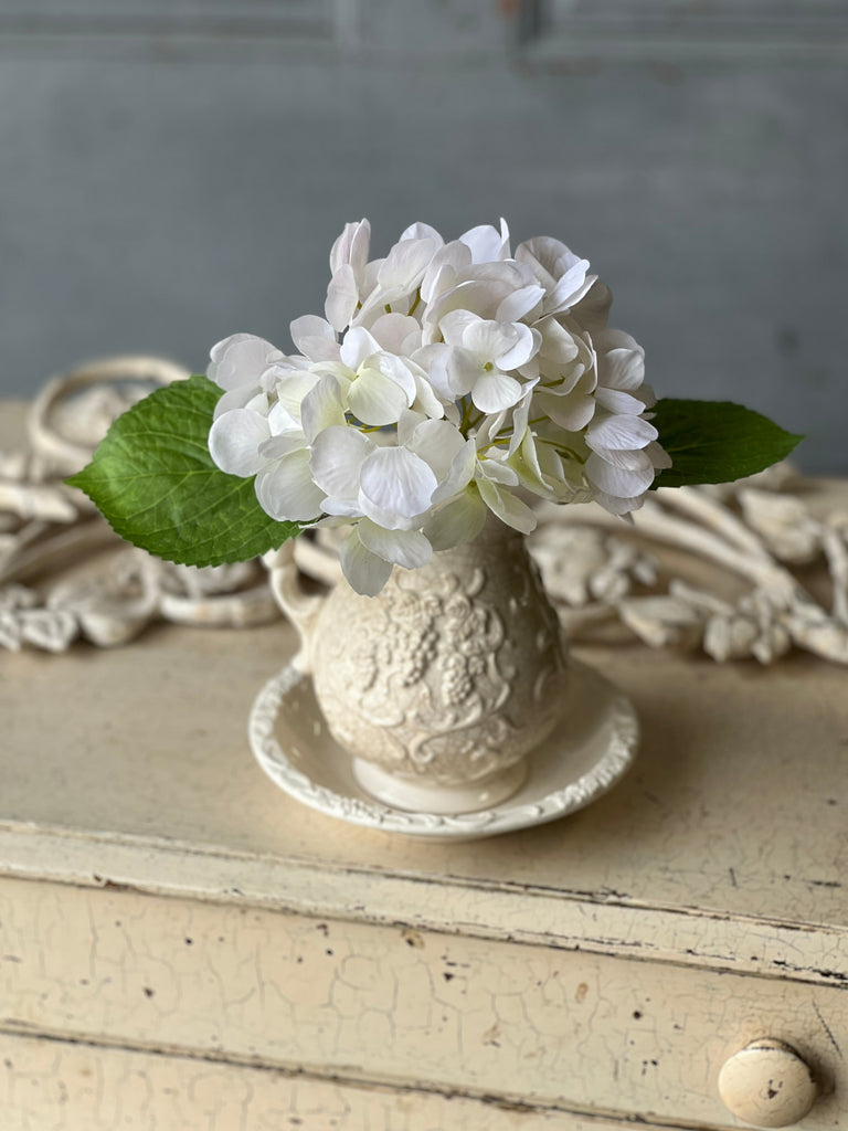 9.5” Cream Hydrangea Stem