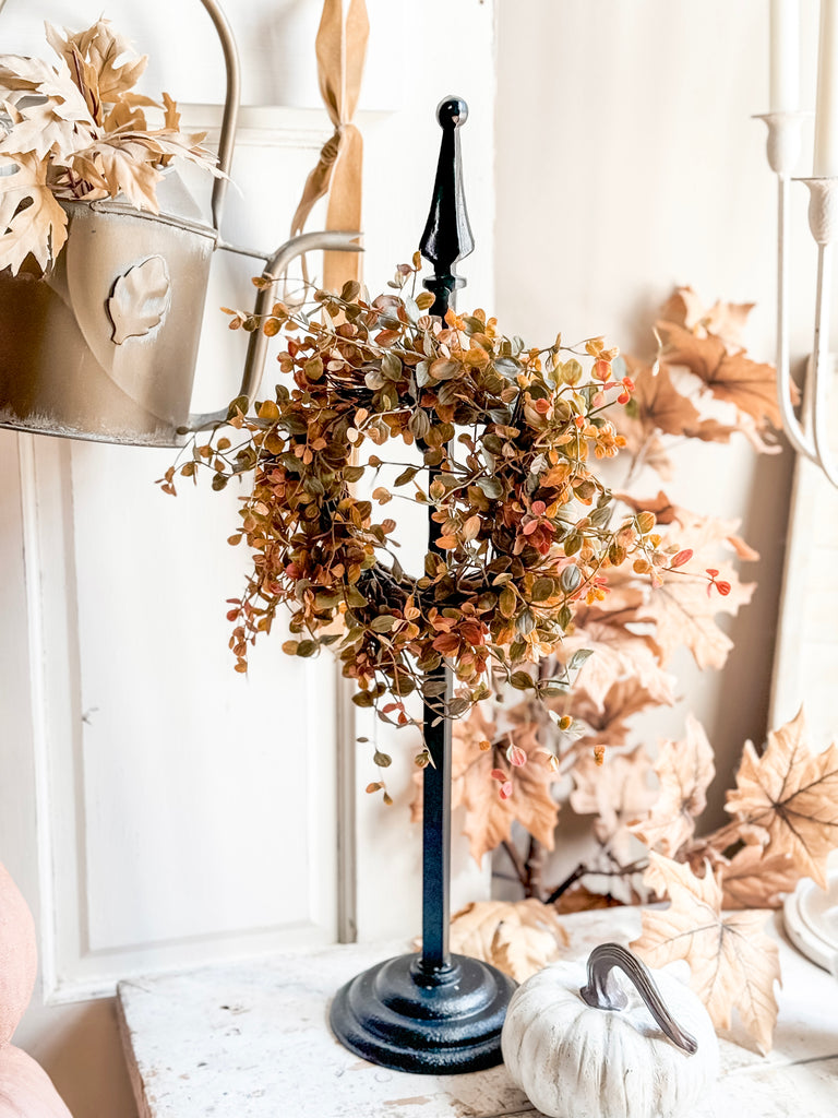 Finial Wreath Holder