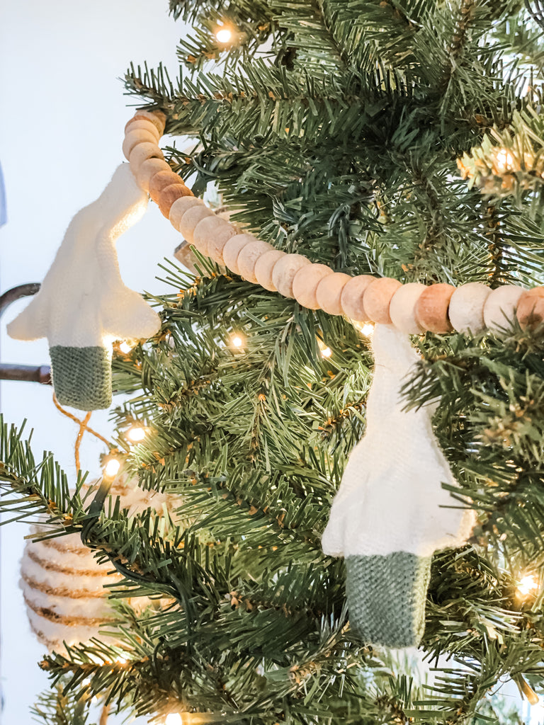 9’ Wooden Bead with Knit Tree Garland