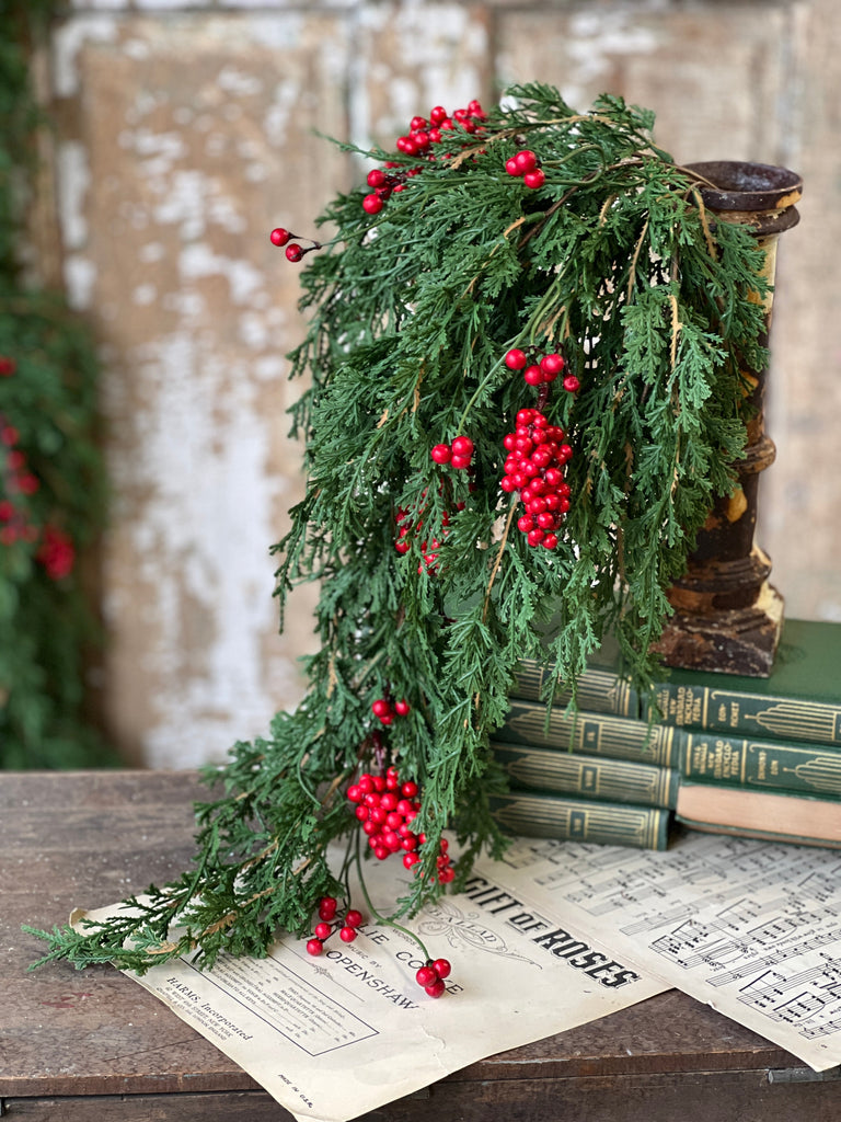 36” Emerald Falls w/ Berry Hanging Stem