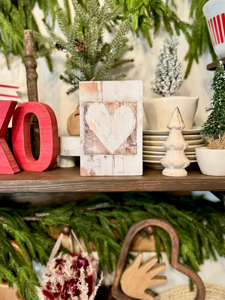 White Heart Sign Shelf Sitter