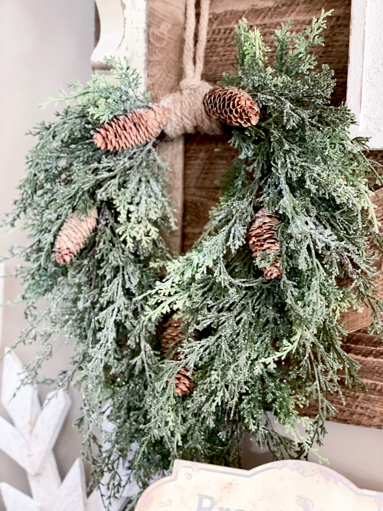 16” Cedar Hanging Wreath