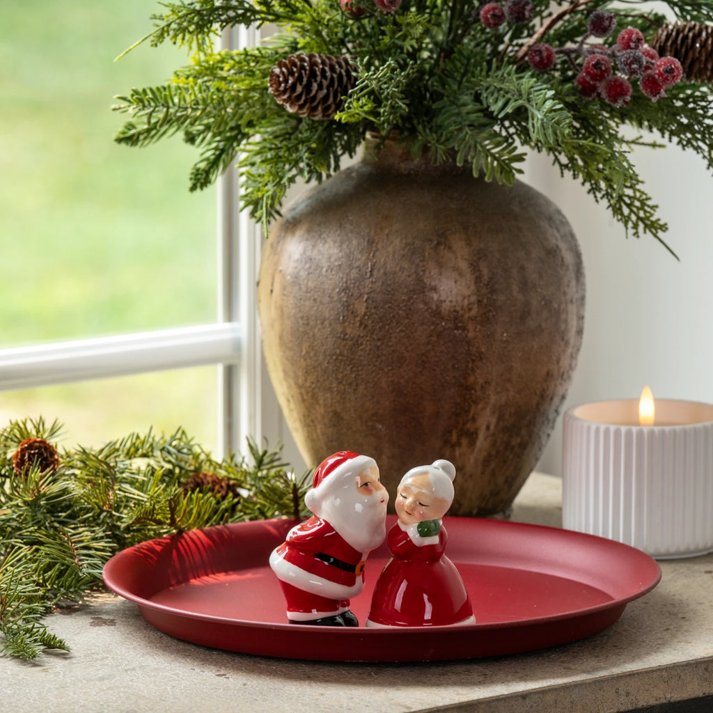 Set of 2 Kissing Santa & Mrs. Claus Shakers