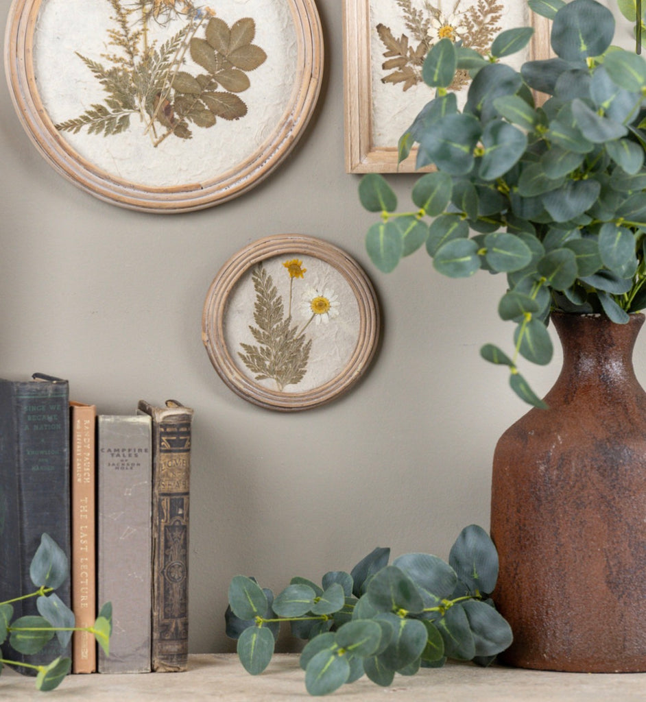 5.25” Pressed White Flower in Round Frame